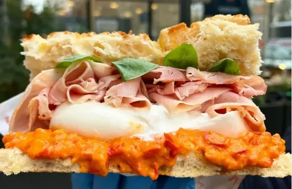 Video chiosco toscana panino curva social